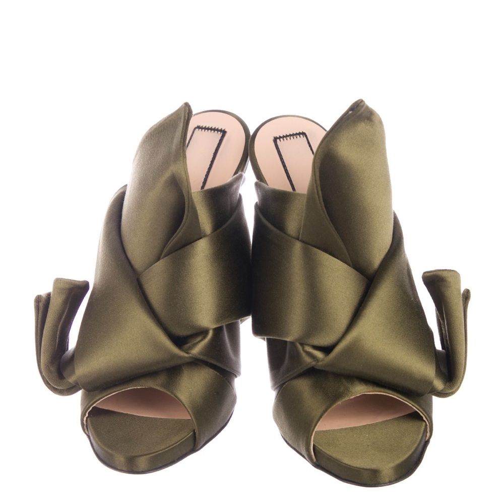 Green High Heeled Sandals with Oversized Bow